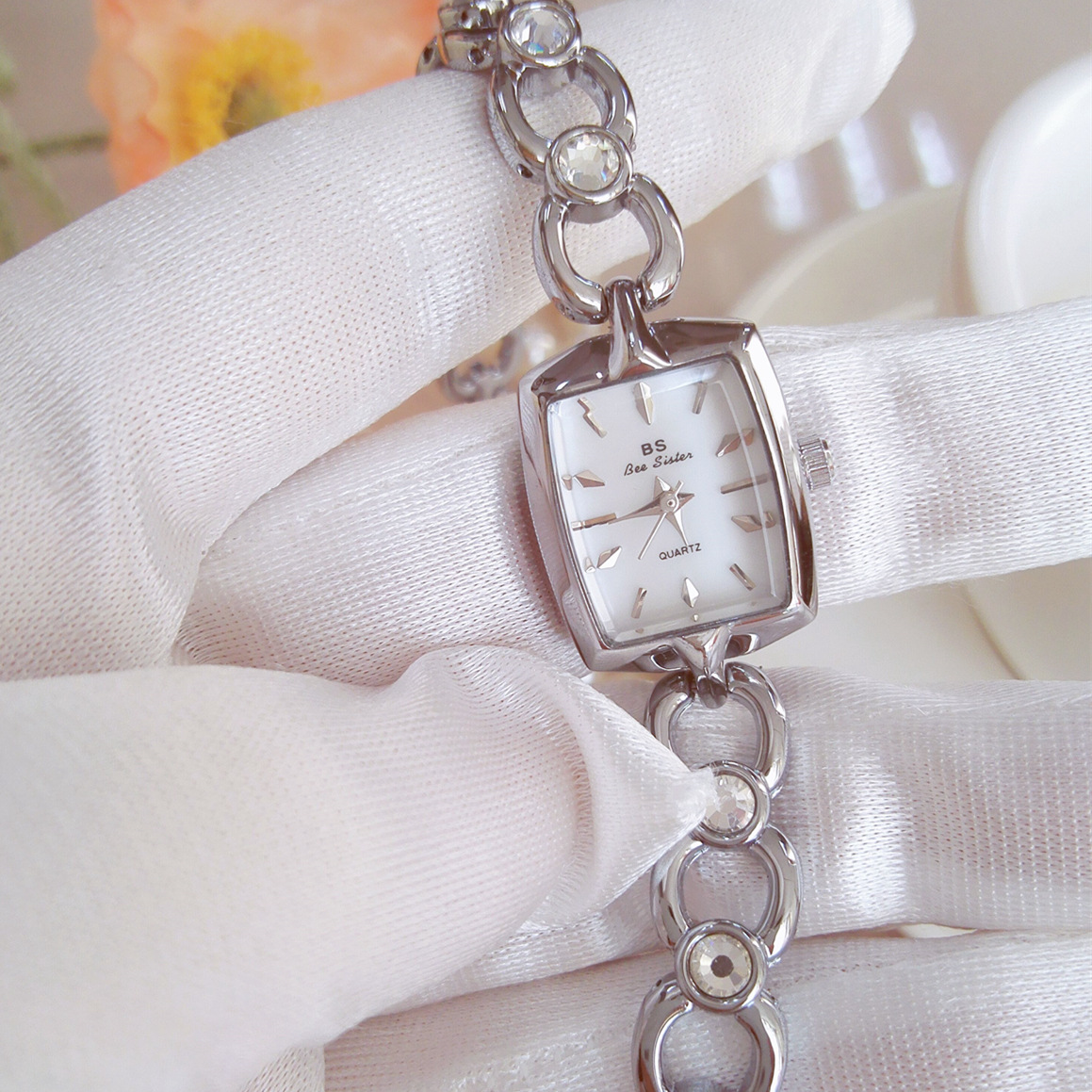 Luxury Watch And Jewelry Brand - UTHAI นาฬิกาสำหรับผู้หญิงแบรนด์หรูเพชรทองสแควร์หญิงสร้อยข้อมือโลหะเครื่องประดับกันน้ำสุภาพสตรีนาฬิกาแฟชั่น
